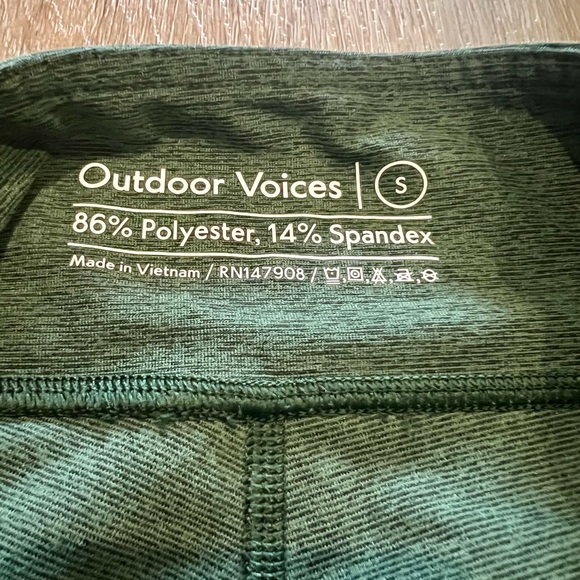 Outdoor Voices - shorts - Picture 2 of 2